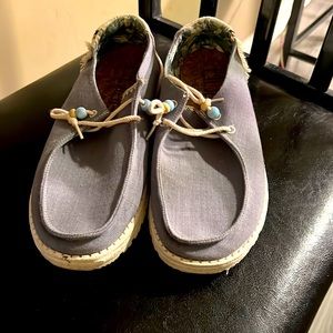 Hey Dudes / Gently worn size 9